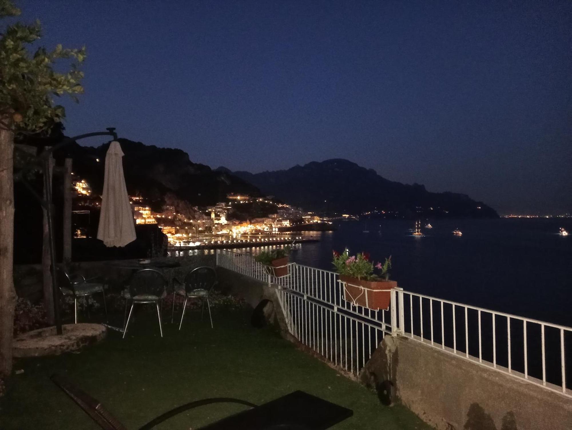 Appartamento Di Raphael Con Discesa Privata Al Mare Amalfi Exteriér fotografie